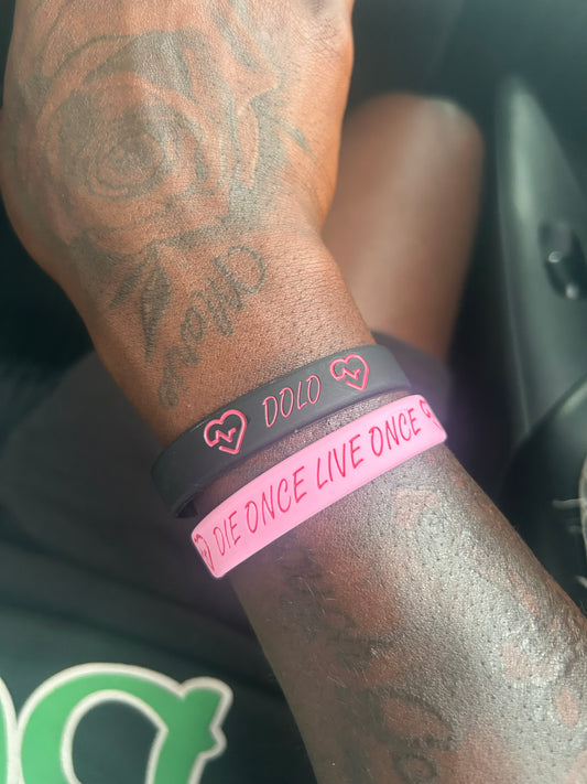 DOLO Wristband🖤🩷